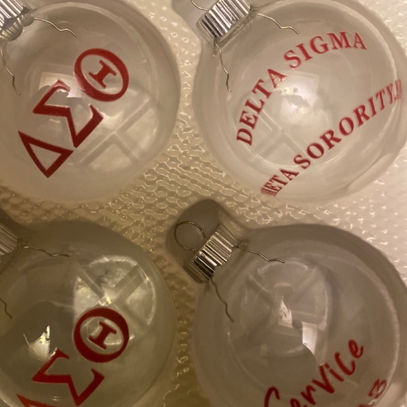 Delta Sigma Theta Sorority,Inc. Christmas ornaments 6 pack - Picture 5 of 7